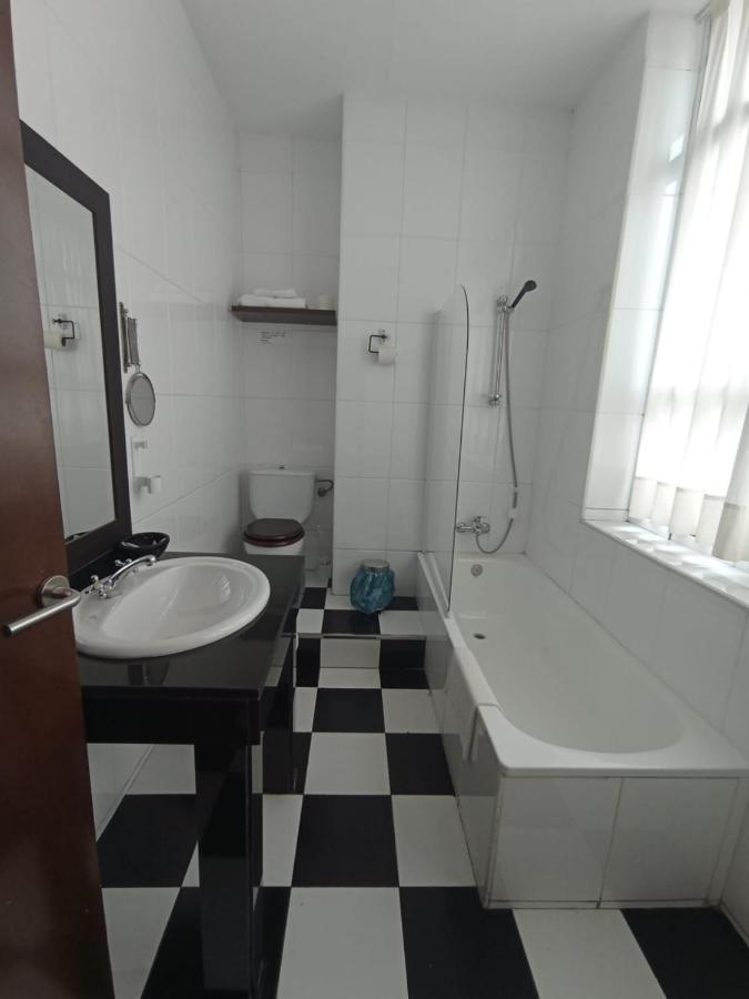 Hotel / Restaurante La Pepa Avilés Zewnętrze zdjęcie
