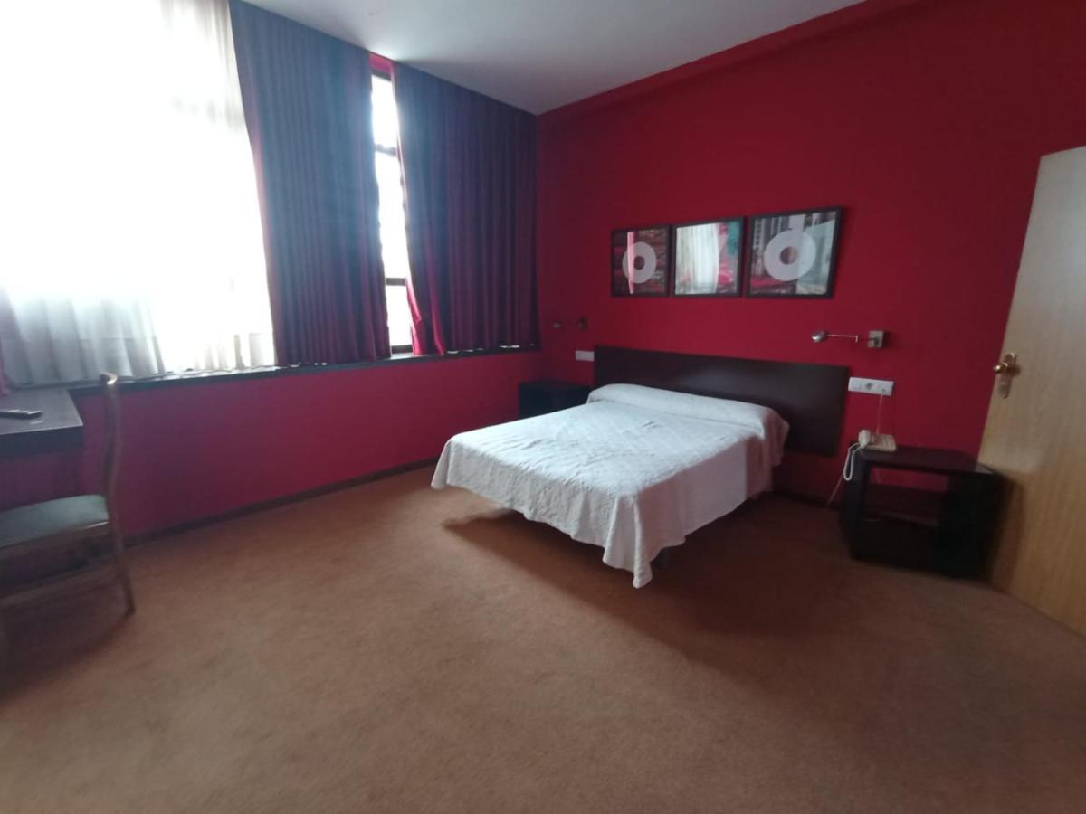Hotel / Restaurante La Pepa Avilés Zewnętrze zdjęcie