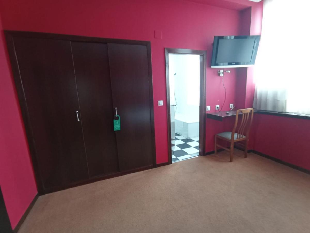 Hotel / Restaurante La Pepa Avilés Zewnętrze zdjęcie